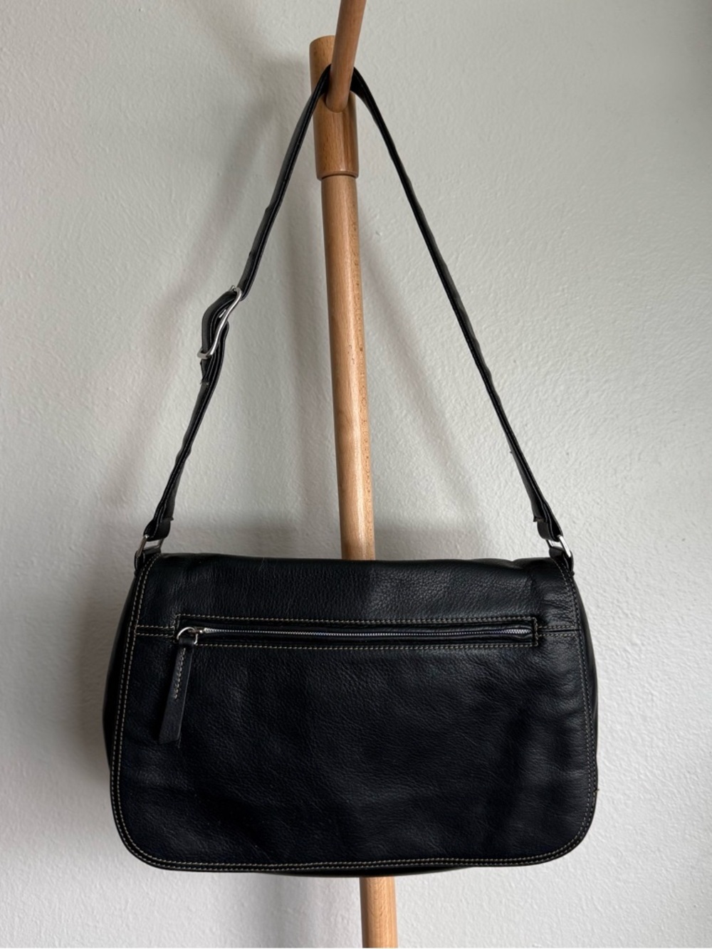 Vintage Liz Claiborne Black Front Zipper 100% Leather Shoulder Bag Women’s OS